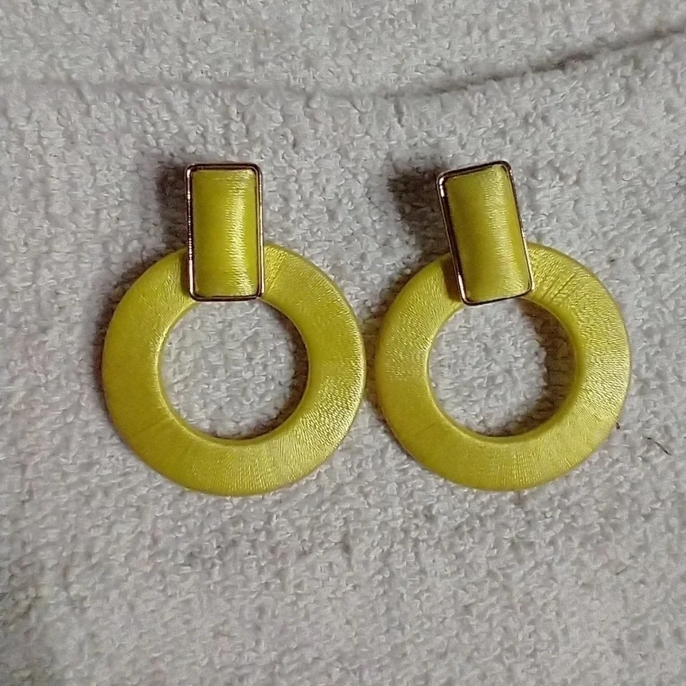 Large huge yellow 🟡 bright 😎 threads cloth dangle post earrings